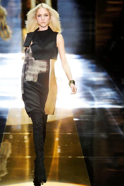 Look 27
